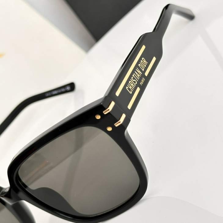 Picture of Dior Sunglasses _SKUfw79398984fw